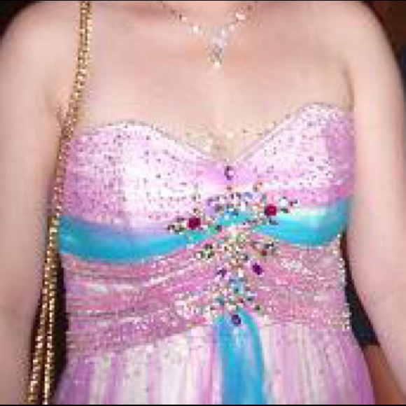 Evening / Prom / Party Gown - Picture 6 of 7